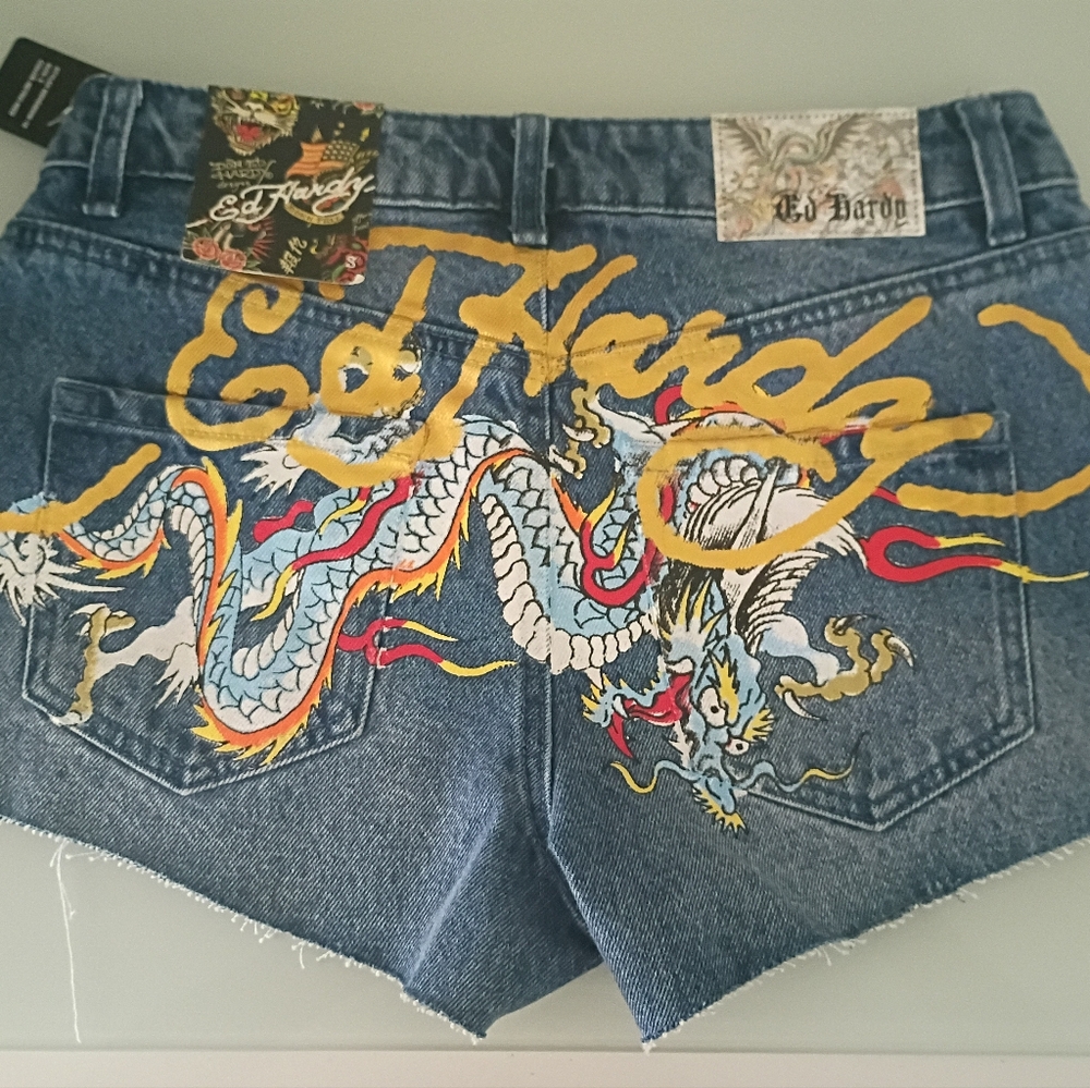 New Ed Hardy Dragon Denim Shorts Mid Rise Size 26 - Picture 2 of 8